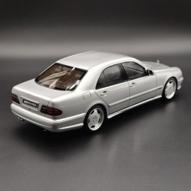 Mercedes E55 AMG W210 1:18