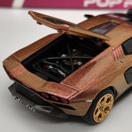 Lamborghini Countach LPI 800-4 1:64