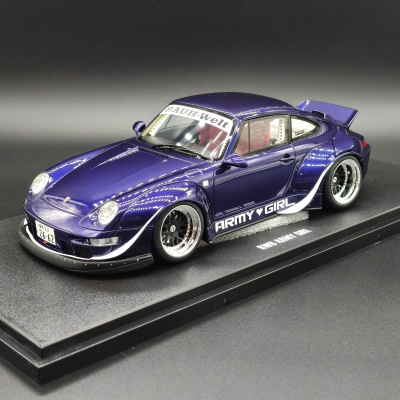 Porsche 911 RWB Army Girl 1:18