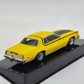 Plymouth Fury Road Runner 1975 1:43