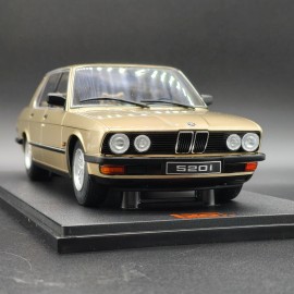 BMW 529i E28 1987 1:18