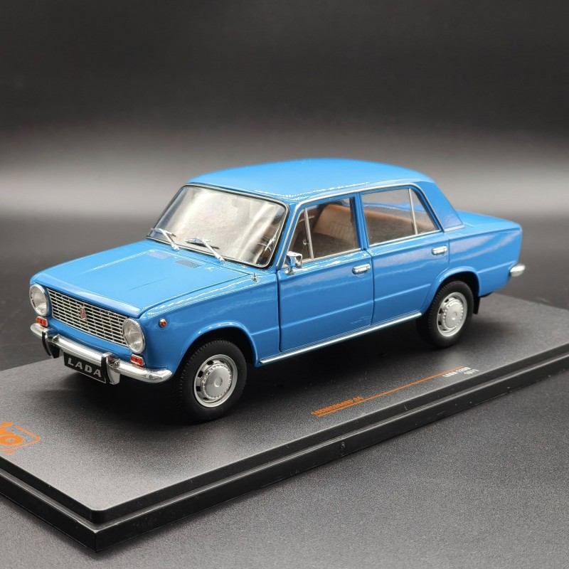 VAZ 21-01 Lada 1200 1971 1:18
