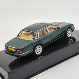 Jaguar XJ8 1998 1:43