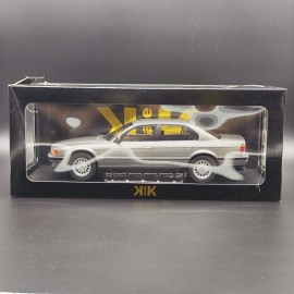BMW E38 740i 1:18