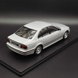 BMW E39 530d Sedan 1:18