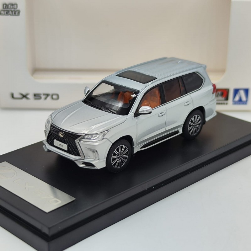 Lexus LX570 1:64