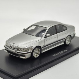 BMW E39 M5 1:43