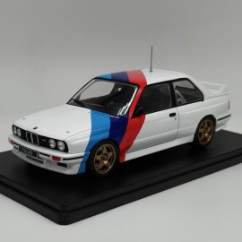 BMW E30 M3 1989 1:24